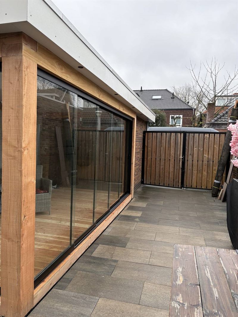Buitenkamer met garage geïntegreerd in Eindhoven